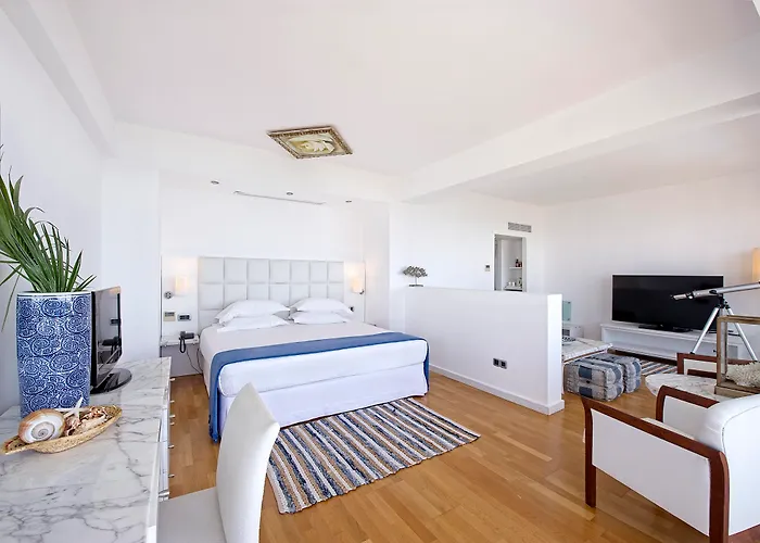 Grecian Sands Hotel